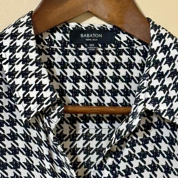 Babaton Tops - Babaton| Aritzia Silk Button Down Houndstooth Silk Shirt Size XXS